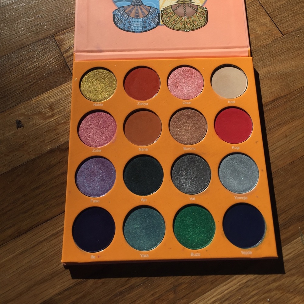 JUVIA'S PLACE 🔮 LARGE The Magic Palette